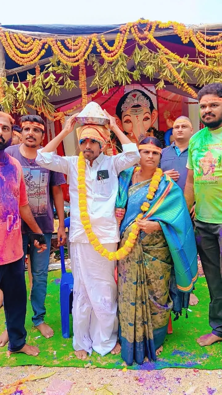 వినాయకుని లడ్డు దక్కించుకున్న వైష్ణవి స్టడీ సెంటర్
