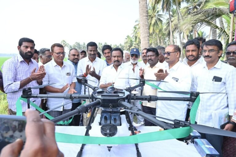 అగ్రికల్చర్ డ్రోన్ రైతులకు కేవలం రూ.2 లక్షలకే సొంతం?భారీ సబ్సిడీ అందిస్తున్న కూటమి ప్రభుత్వంఇతర వ్యవసాయ పరికరాలకు సబ్సిడీ వర్తింపు: ఎమ్మెల్యే